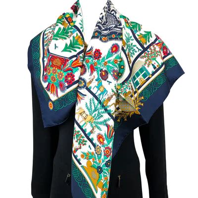 come indossare un carre hermes|hermes scarf editeur.